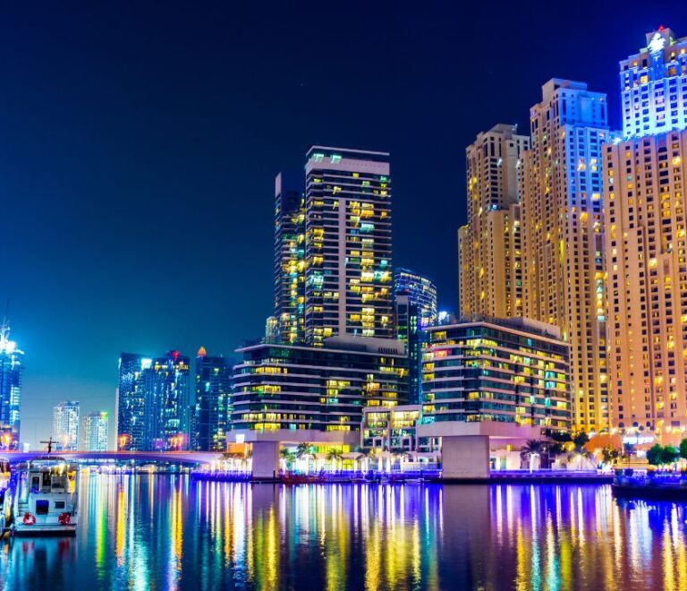 Landmarks To Spot On Dubai Marina Dhow Cruises