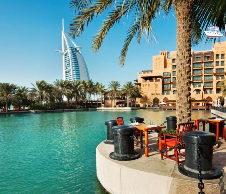 What Is The Difference Between Yacht Cruise And Dhow Cruise
