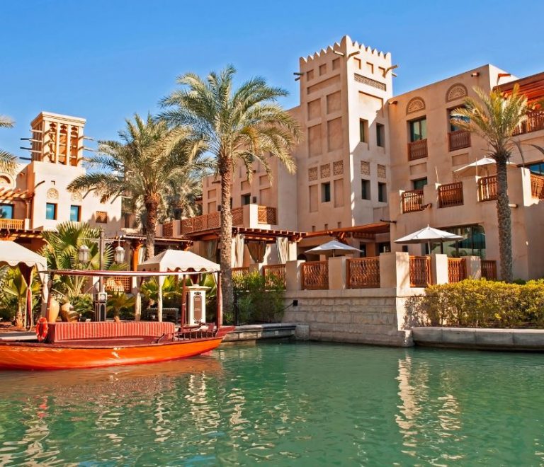 Best Restaurants Near the Dhow Cruise Boarding Points