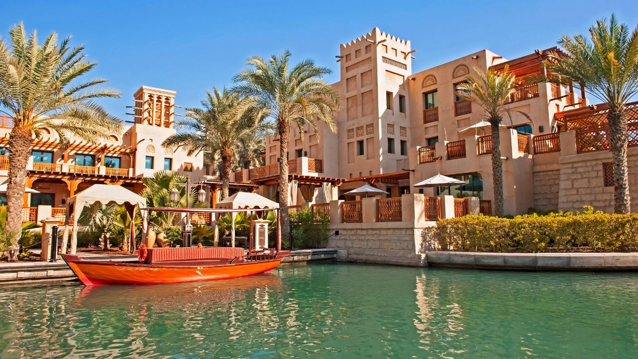 Best Restaurants Near the Dhow Cruise Boarding Points